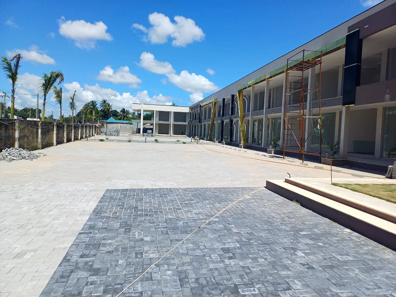 Complexe commercial et résidentiel Palm Complex — Kigamboni.